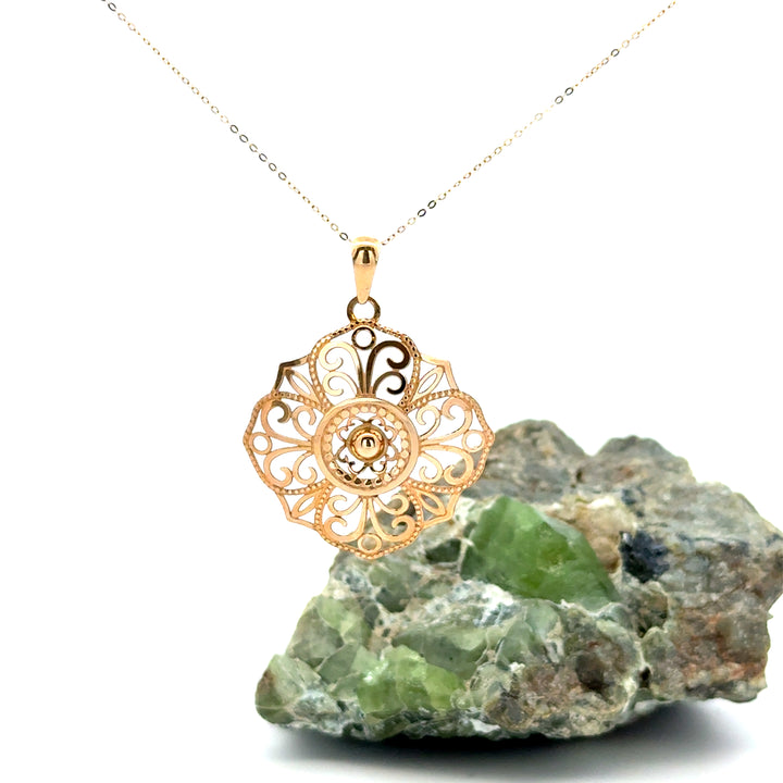 Vintage Filigree Necklace in 14k Yellow Gold