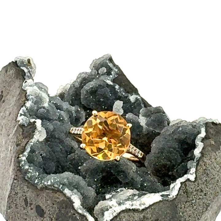Round Cut Citrine & Diamond Ring in 14K Yellow Gold