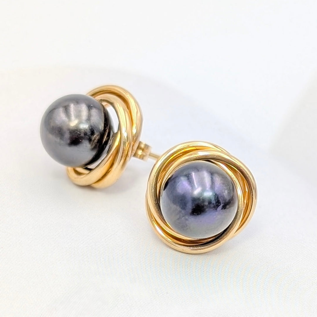 Vintage Black Pearl Earrings in 14K Yellow Gold