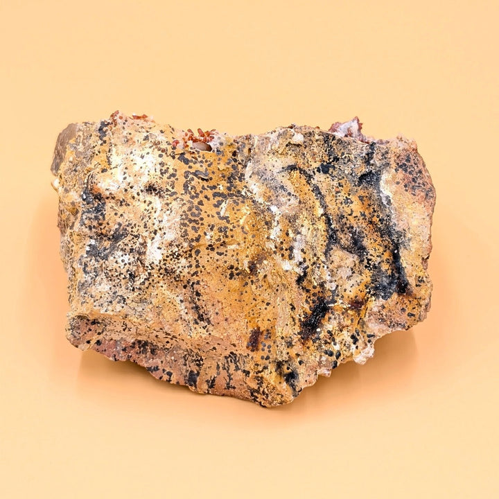 Vanadinite Cluster on Natural Matrix