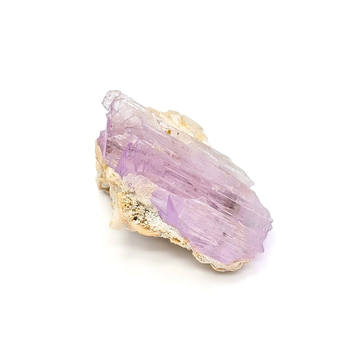 Kunzite on Cleavelandite