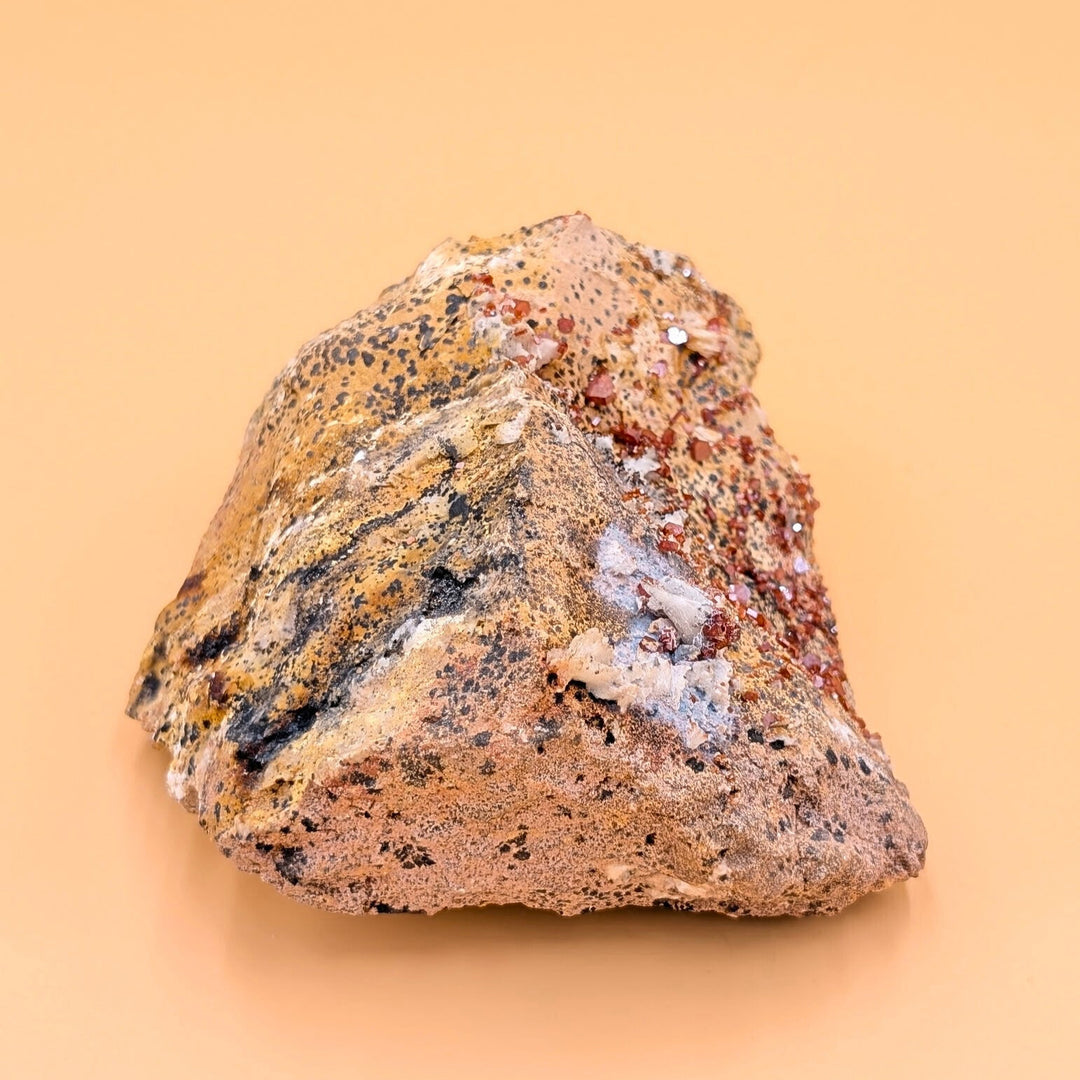 Vanadinite Cluster on Natural Matrix