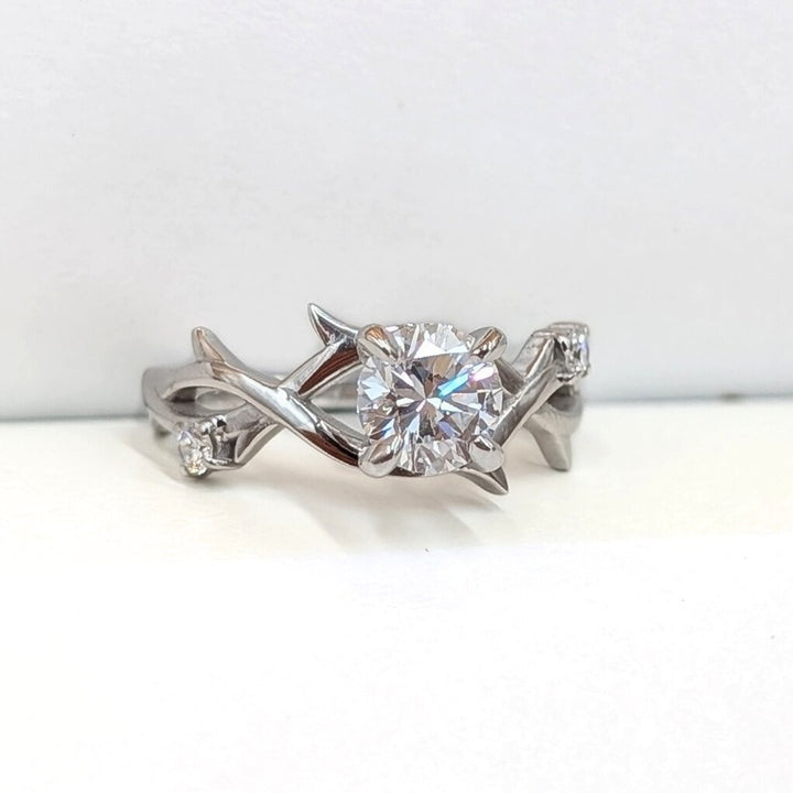 Lab-Grown Brilliant Round-Cut Diamond Vine Motif Ring in Sterling Silver