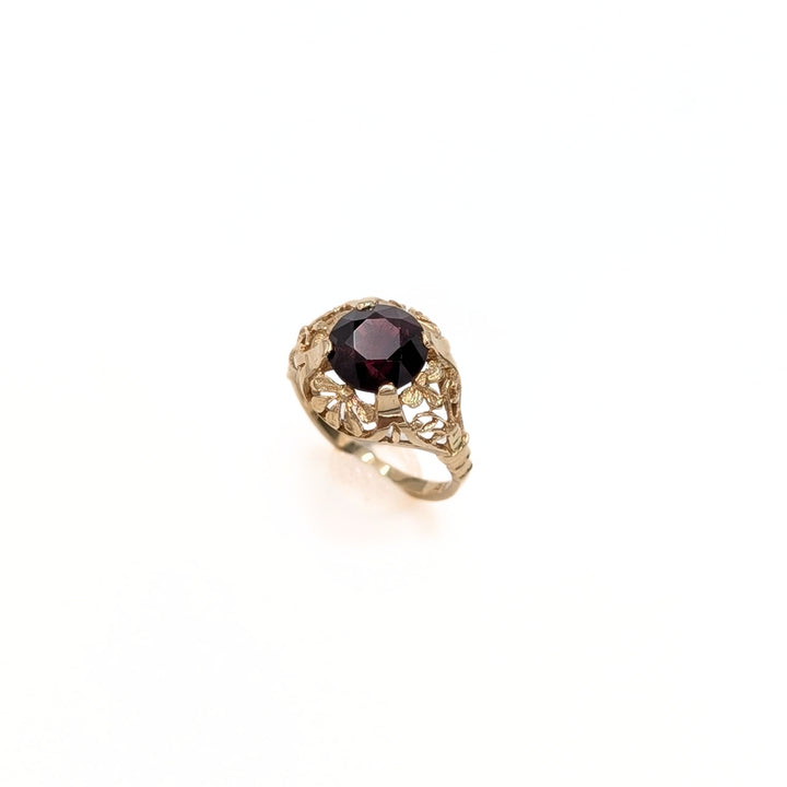 Round-Cut Idaho Garnet Ring in 14K Yellow Gold