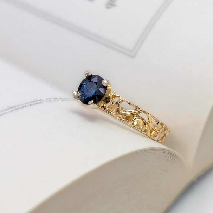 Vintage Blue Sapphire Two-Tone Filigree Ring in 14K Gold