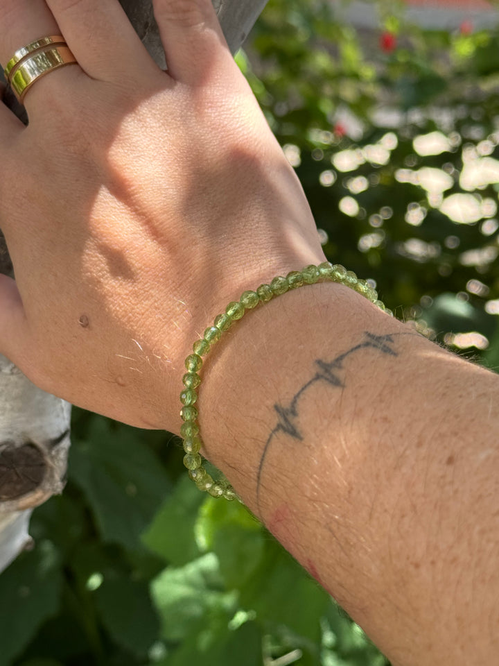 Peridot Facted Beaded Bracelet