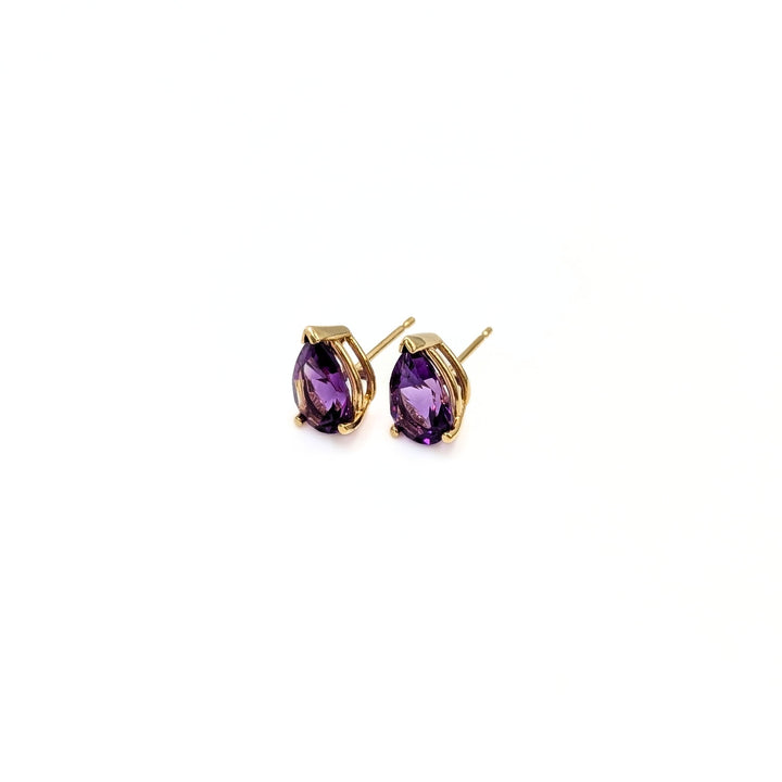 Amethyst Stud Earrings in 14K Yellow Gold