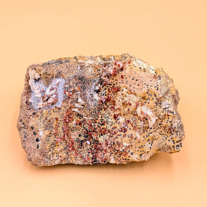 Vanadinite Cluster on Natural Matrix