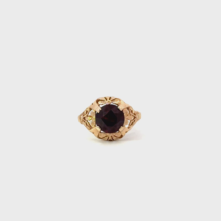 Round-Cut Idaho Garnet Ring in 14K Yellow Gold