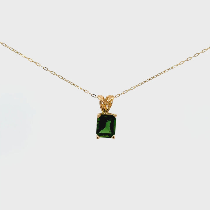 Vintage Chrome Tourmaline Pendant Necklace in 14K Yellow Gold