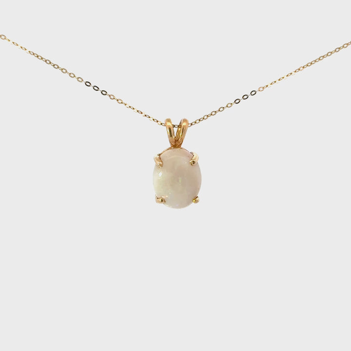 Vintage Oval-Cut Opal Necklace in 14K Yellow Gold