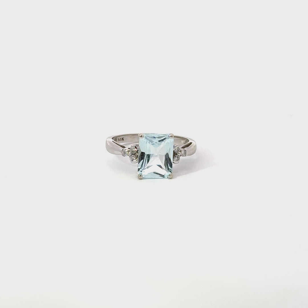 Pre-Loved Aquamarine & Diamond Ring in 10K White Gold